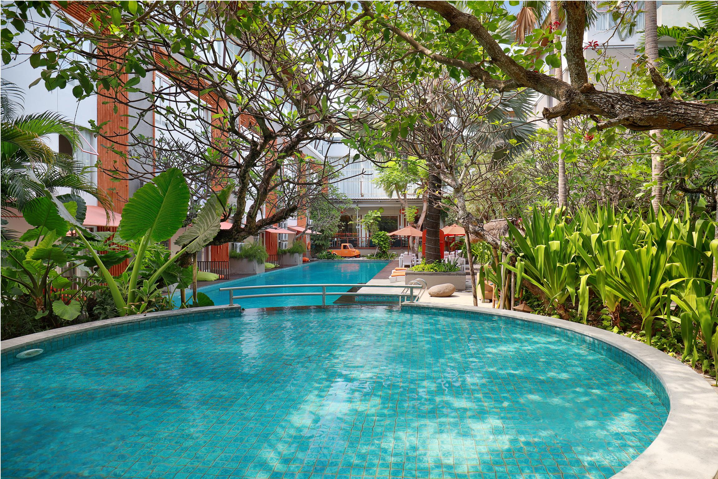 Harris & Residences Sunset Road Hotel